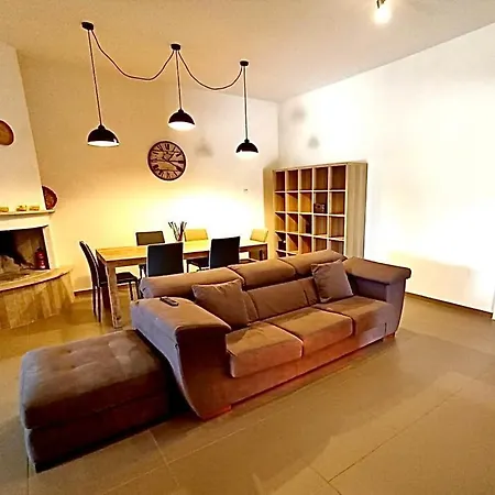 Villalauraecostanza Βίλα *