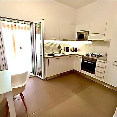 Villalauraecostanza *